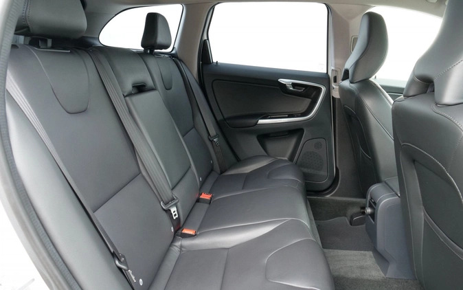 Volvo XC 60 cena 97900 przebieg: 145700, rok produkcji 2016 z Mielec małe 596